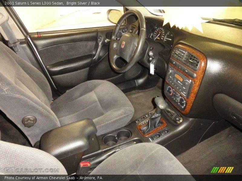 Bright Silver / Black 2001 Saturn L Series L300 Sedan