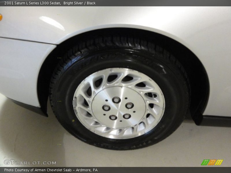 Bright Silver / Black 2001 Saturn L Series L300 Sedan