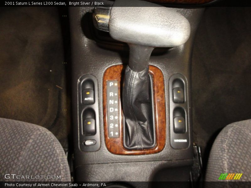 Bright Silver / Black 2001 Saturn L Series L300 Sedan