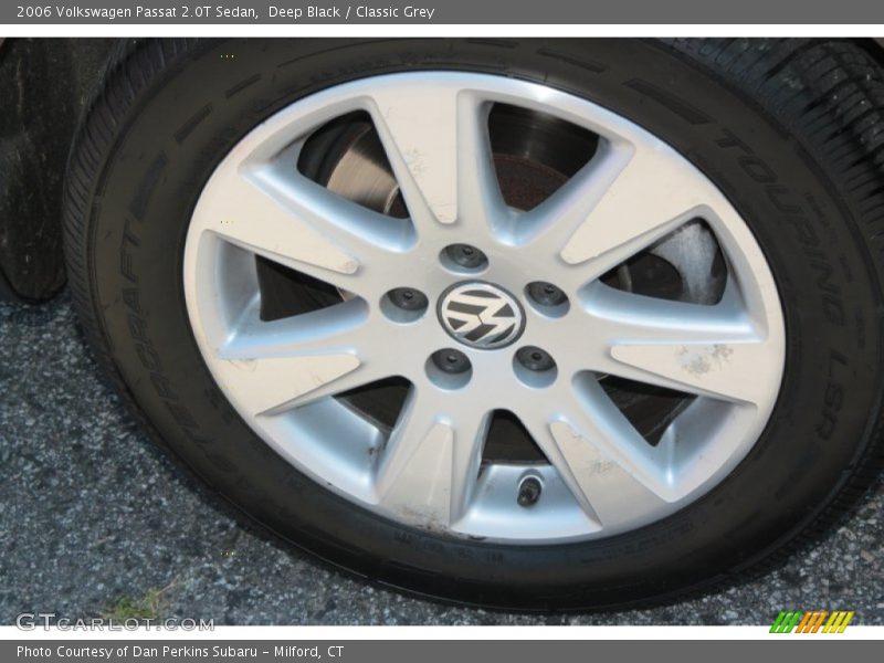 Deep Black / Classic Grey 2006 Volkswagen Passat 2.0T Sedan