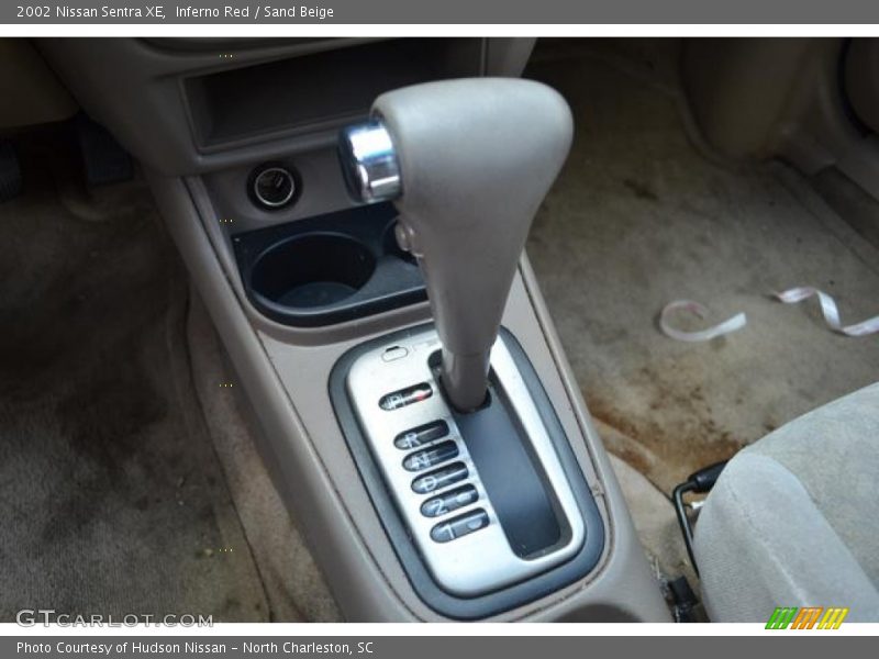 Inferno Red / Sand Beige 2002 Nissan Sentra XE