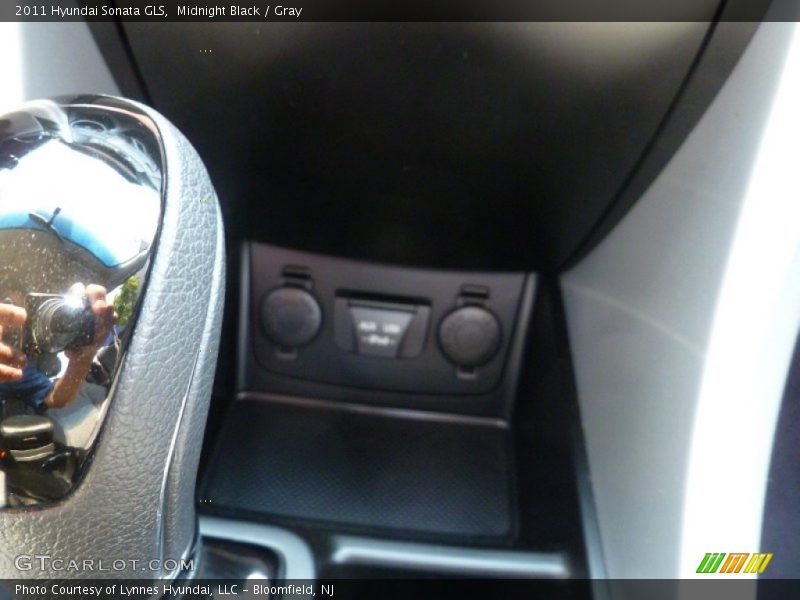 Midnight Black / Gray 2011 Hyundai Sonata GLS