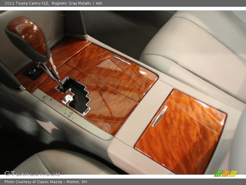 Magnetic Gray Metallic / Ash 2011 Toyota Camry XLE