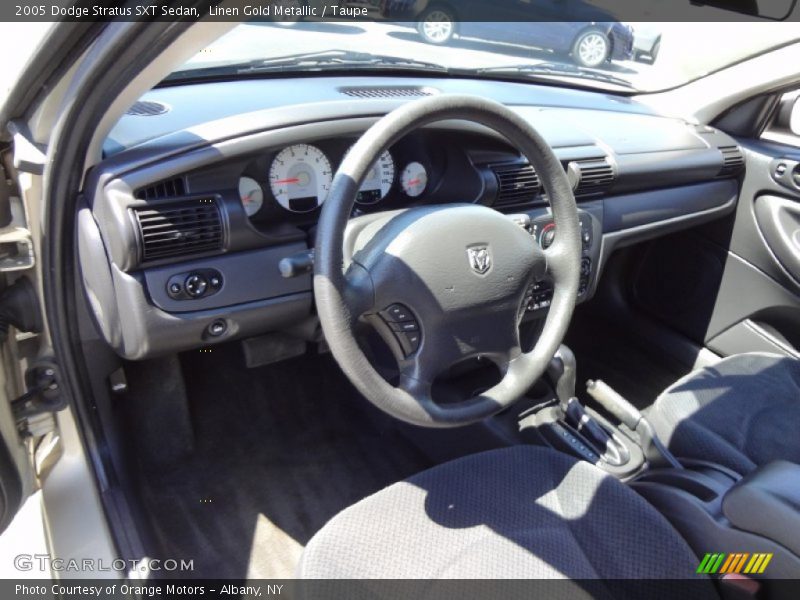 Linen Gold Metallic / Taupe 2005 Dodge Stratus SXT Sedan