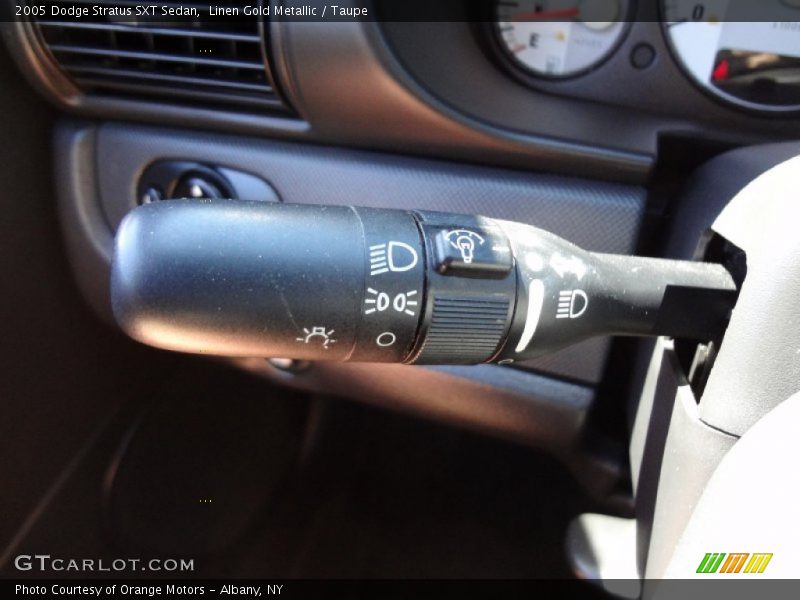 Linen Gold Metallic / Taupe 2005 Dodge Stratus SXT Sedan