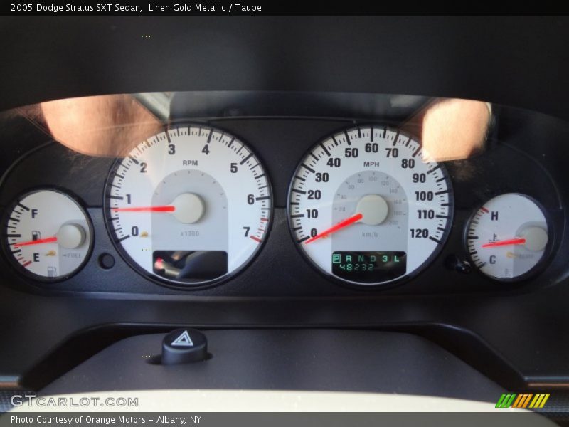 Linen Gold Metallic / Taupe 2005 Dodge Stratus SXT Sedan