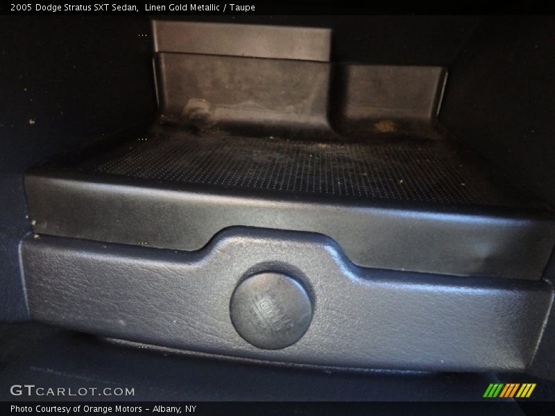 Linen Gold Metallic / Taupe 2005 Dodge Stratus SXT Sedan