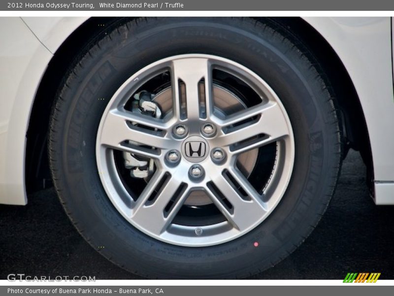 White Diamond Pearl / Truffle 2012 Honda Odyssey Touring