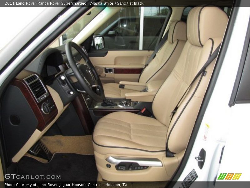 Alaska White / Sand/Jet Black 2011 Land Rover Range Rover Supercharged