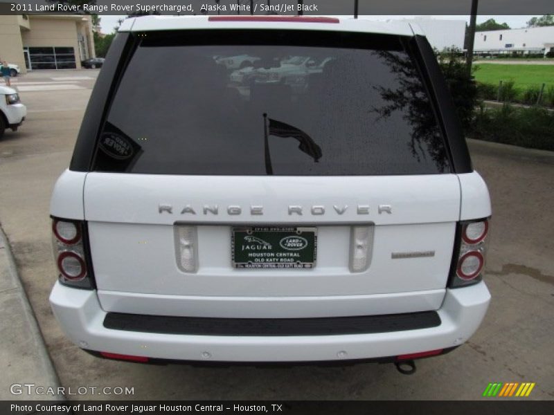 Alaska White / Sand/Jet Black 2011 Land Rover Range Rover Supercharged