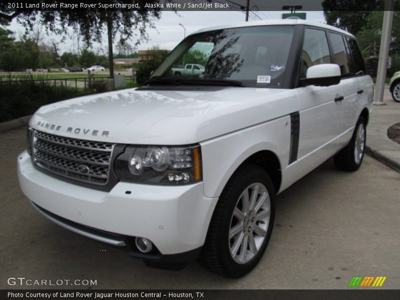 Alaska White / Sand/Jet Black 2011 Land Rover Range Rover Supercharged