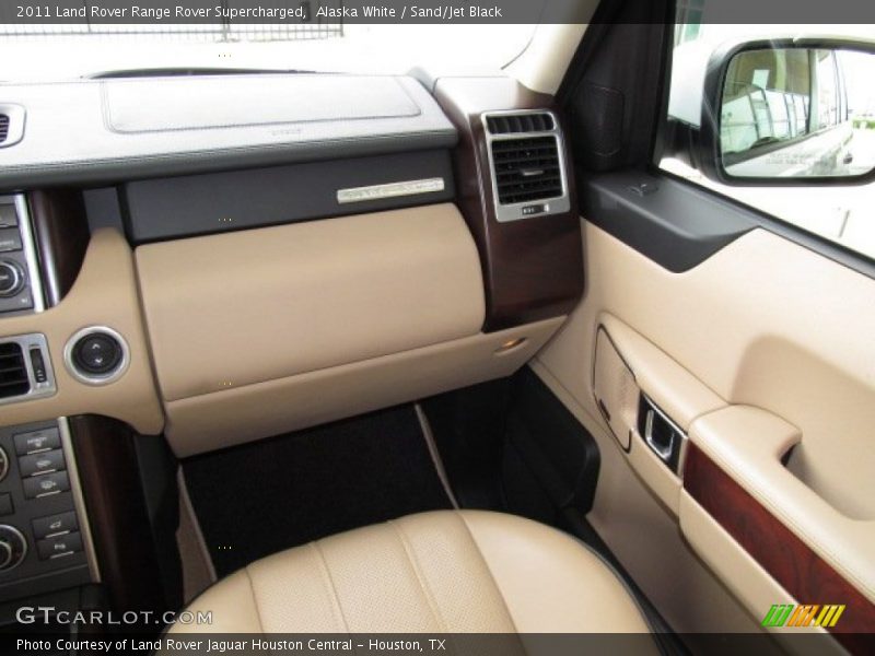 Alaska White / Sand/Jet Black 2011 Land Rover Range Rover Supercharged