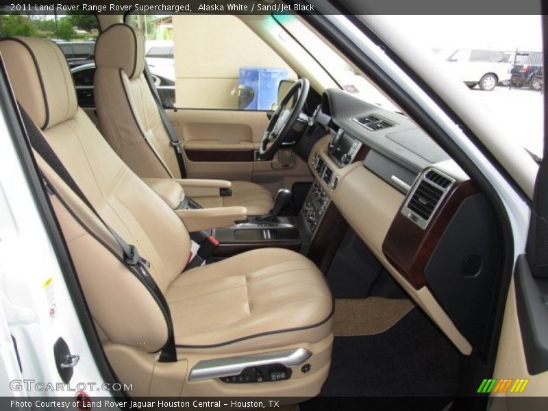 Alaska White / Sand/Jet Black 2011 Land Rover Range Rover Supercharged