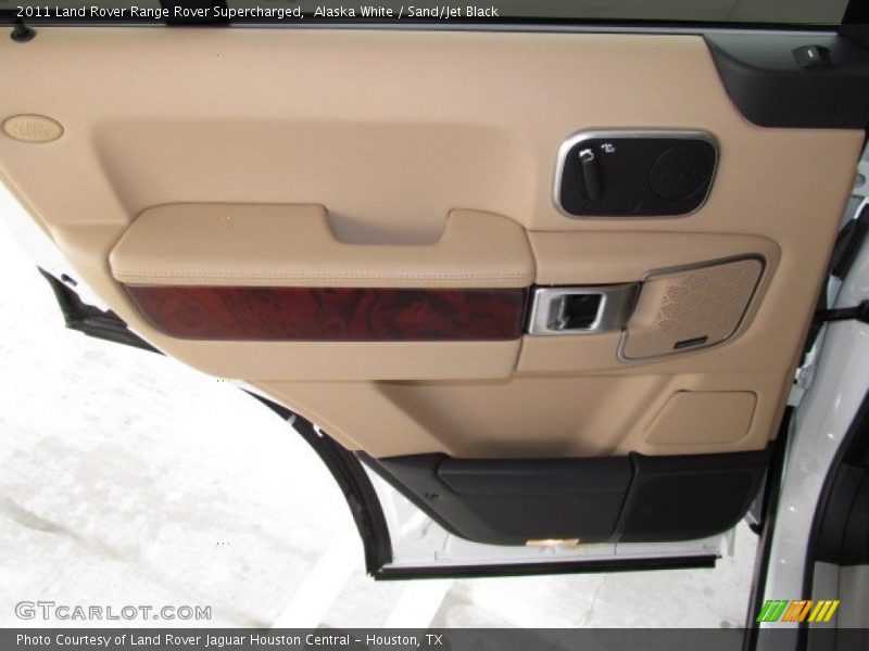 Alaska White / Sand/Jet Black 2011 Land Rover Range Rover Supercharged