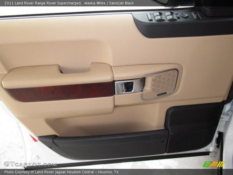 Alaska White / Sand/Jet Black 2011 Land Rover Range Rover Supercharged