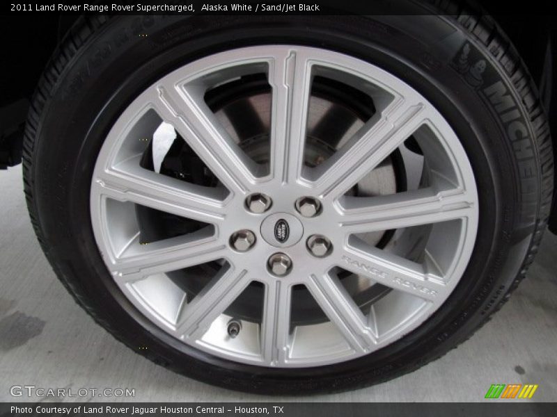 Alaska White / Sand/Jet Black 2011 Land Rover Range Rover Supercharged