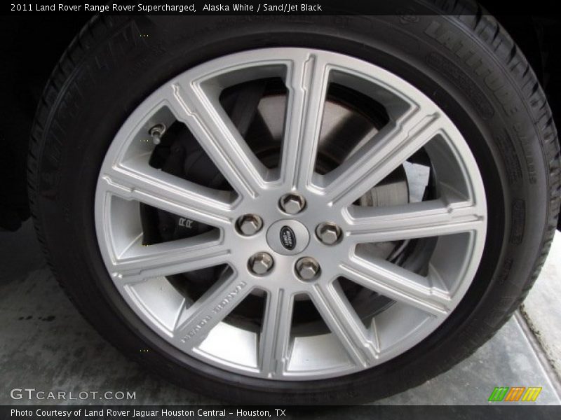 Alaska White / Sand/Jet Black 2011 Land Rover Range Rover Supercharged
