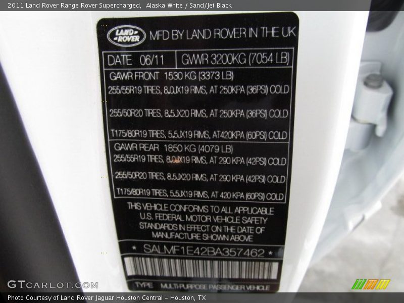 Alaska White / Sand/Jet Black 2011 Land Rover Range Rover Supercharged