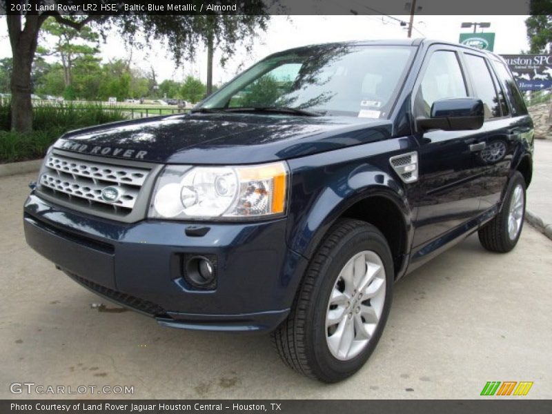 Front 3/4 View of 2012 LR2 HSE