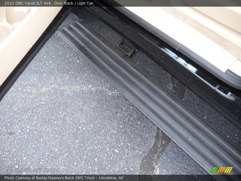 Onyx Black / Light Tan 2012 GMC Yukon SLT 4x4