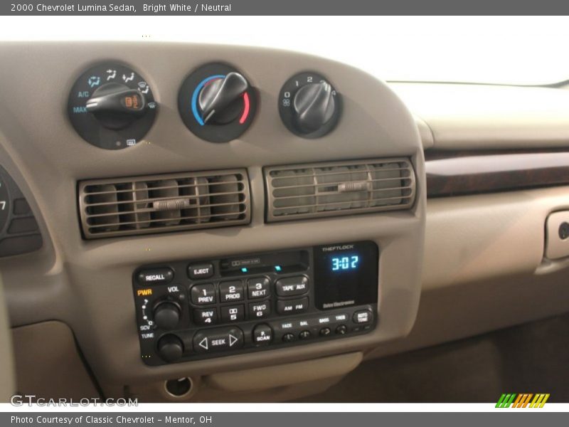 Bright White / Neutral 2000 Chevrolet Lumina Sedan