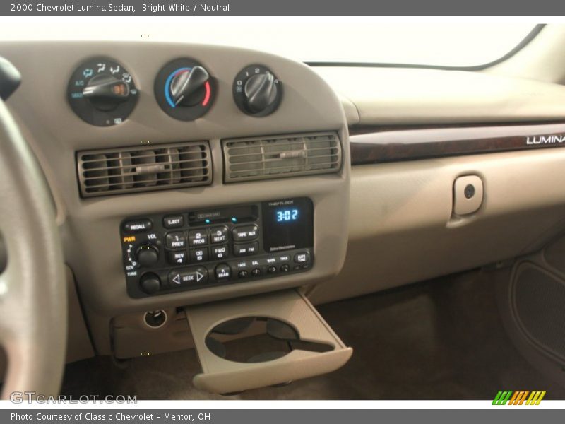 Bright White / Neutral 2000 Chevrolet Lumina Sedan