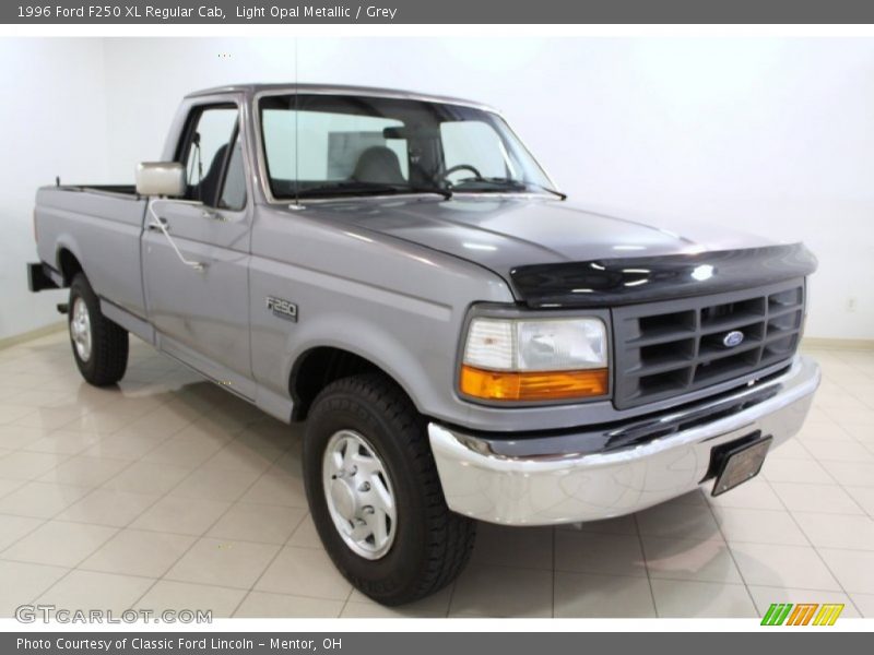 Front 3/4 View of 1996 F250 XL Regular Cab