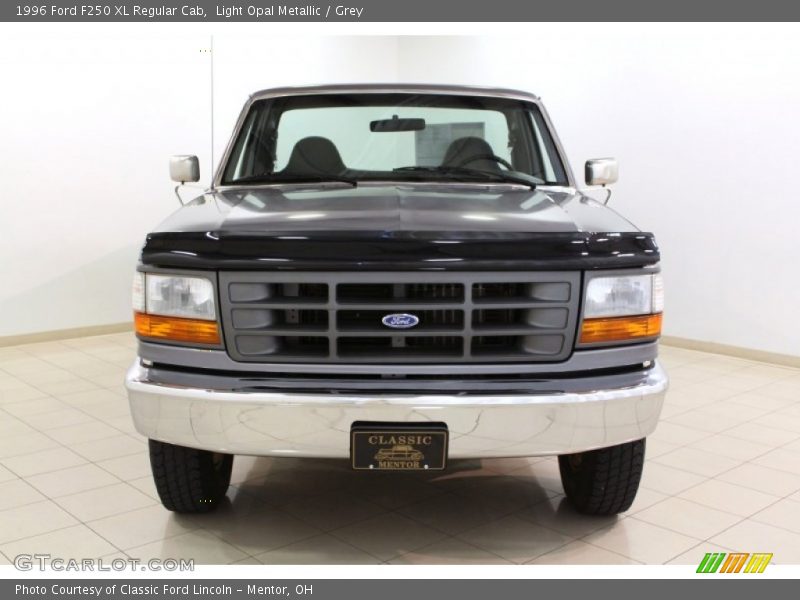Light Opal Metallic / Grey 1996 Ford F250 XL Regular Cab