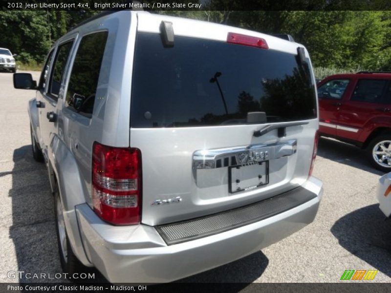 Bright Silver Metallic / Dark Slate Gray 2012 Jeep Liberty Sport 4x4