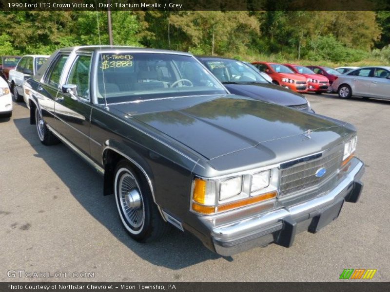 Front 3/4 View of 1990 LTD Crown Victoria 