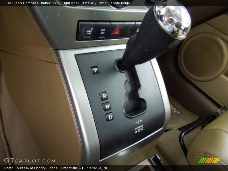 Light Khaki Metallic / Pastel Pebble Beige 2007 Jeep Compass Limited 4x4