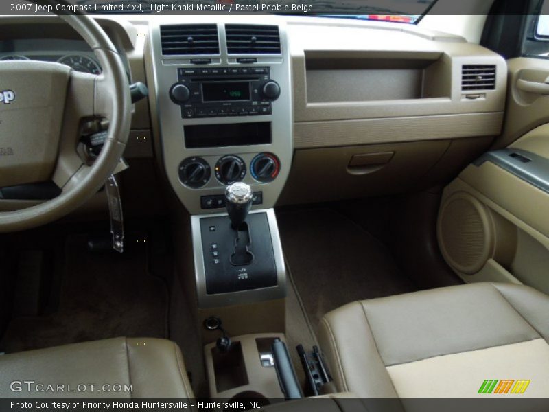 Light Khaki Metallic / Pastel Pebble Beige 2007 Jeep Compass Limited 4x4