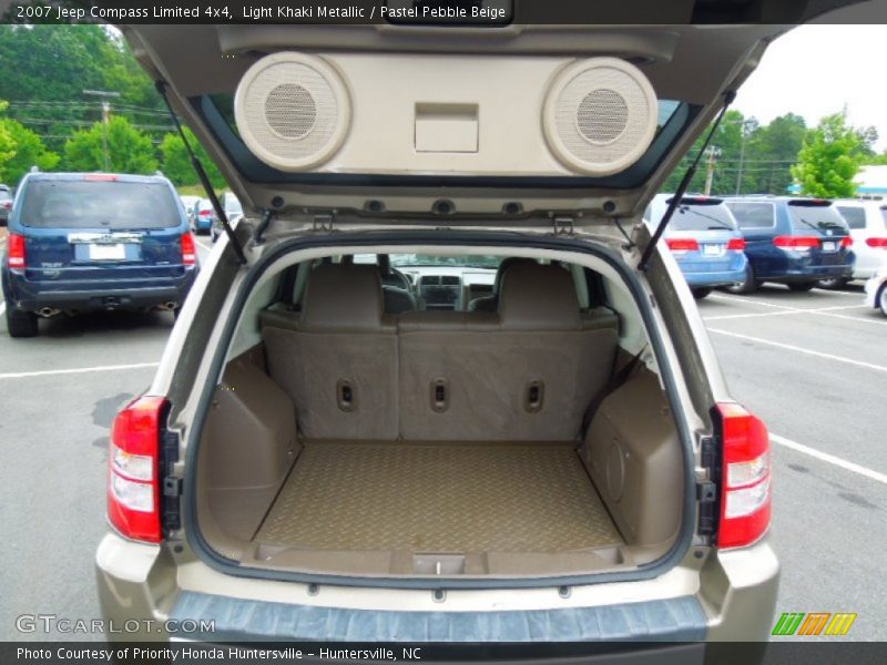 Light Khaki Metallic / Pastel Pebble Beige 2007 Jeep Compass Limited 4x4