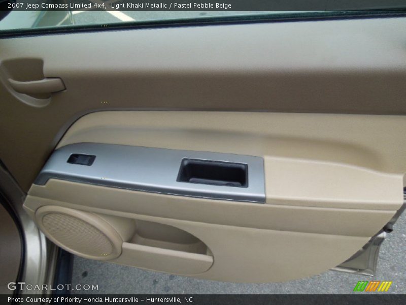 Light Khaki Metallic / Pastel Pebble Beige 2007 Jeep Compass Limited 4x4