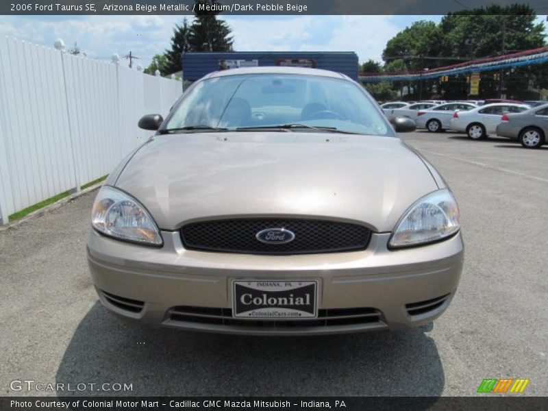 Arizona Beige Metallic / Medium/Dark Pebble Beige 2006 Ford Taurus SE
