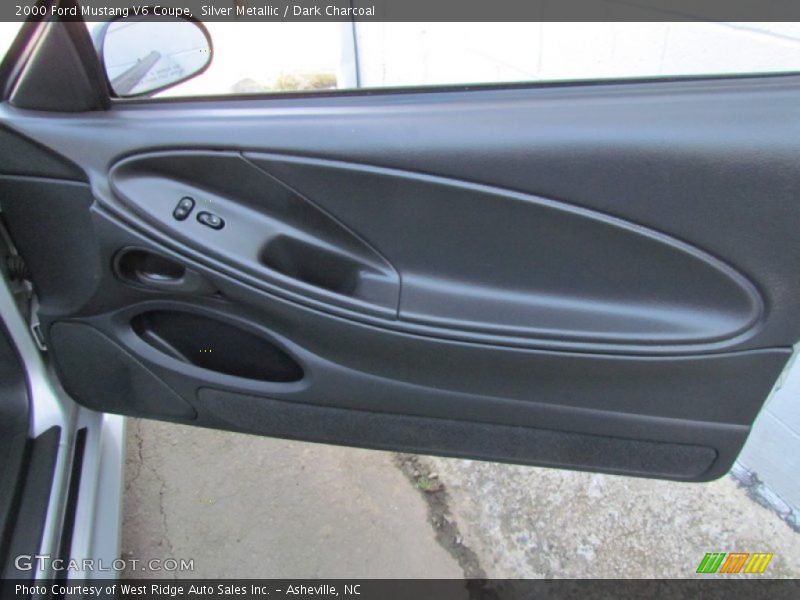 Silver Metallic / Dark Charcoal 2000 Ford Mustang V6 Coupe
