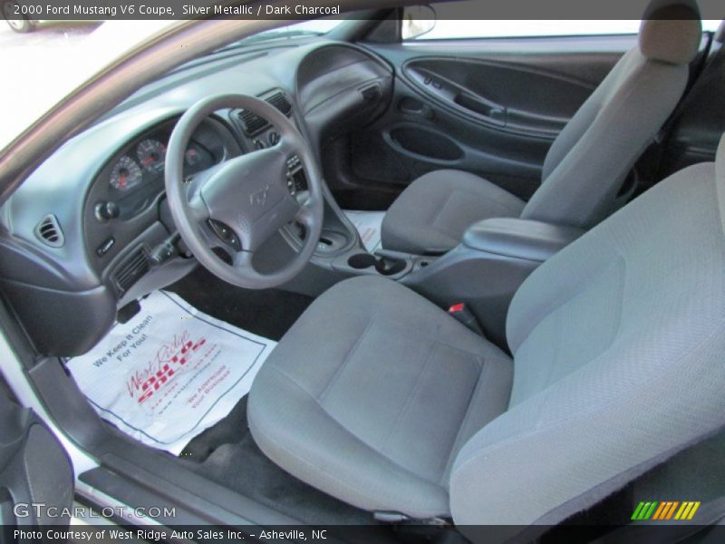 Silver Metallic / Dark Charcoal 2000 Ford Mustang V6 Coupe