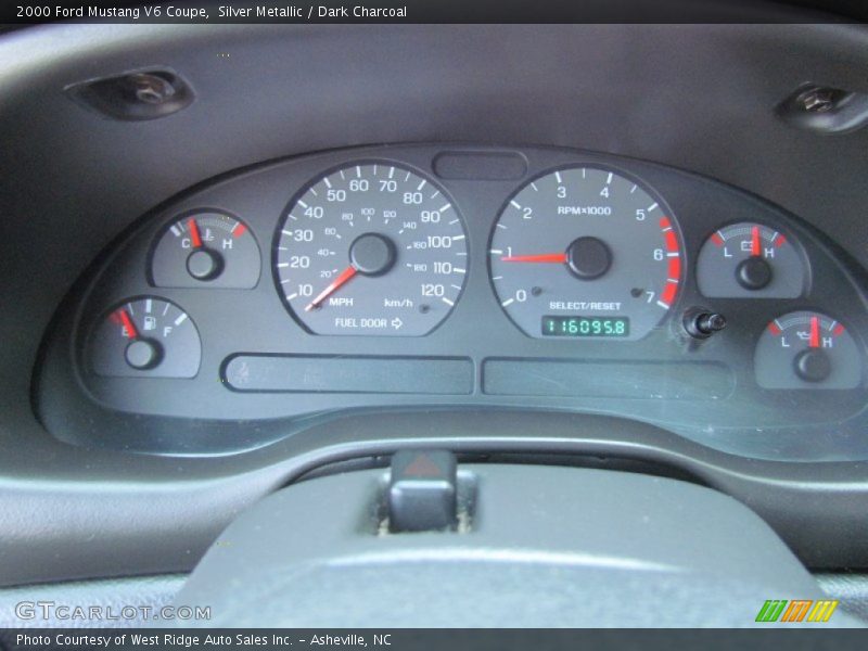 Silver Metallic / Dark Charcoal 2000 Ford Mustang V6 Coupe