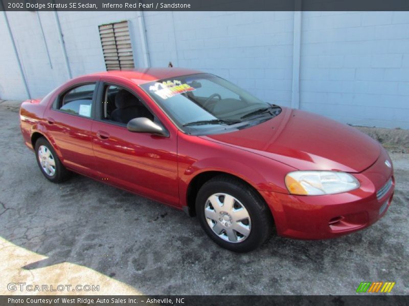 Inferno Red Pearl / Sandstone 2002 Dodge Stratus SE Sedan