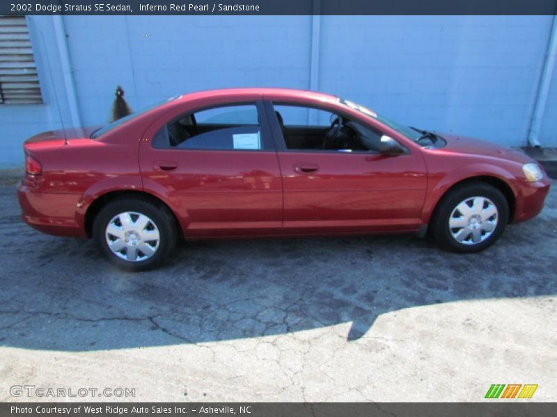 Inferno Red Pearl / Sandstone 2002 Dodge Stratus SE Sedan
