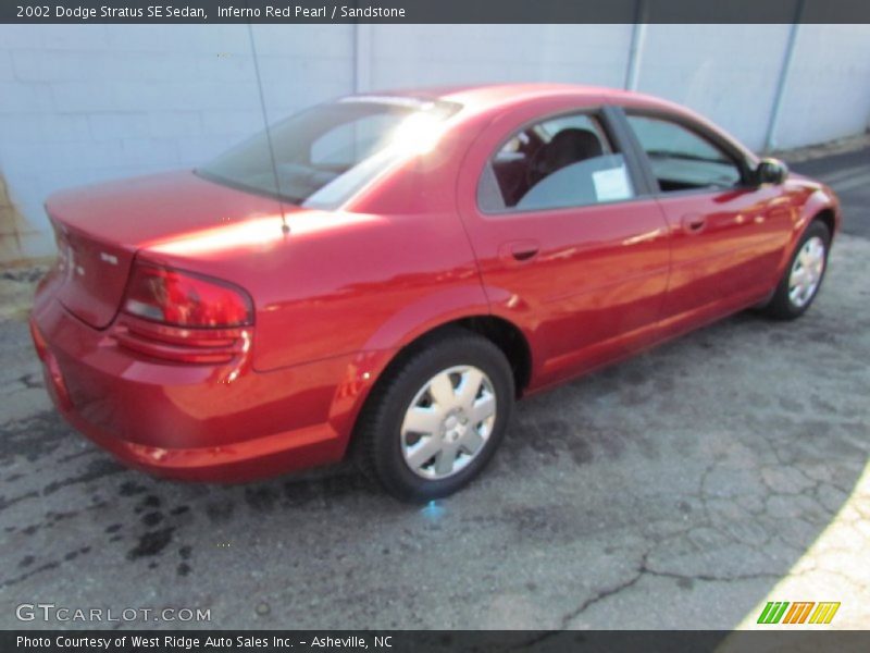 Inferno Red Pearl / Sandstone 2002 Dodge Stratus SE Sedan
