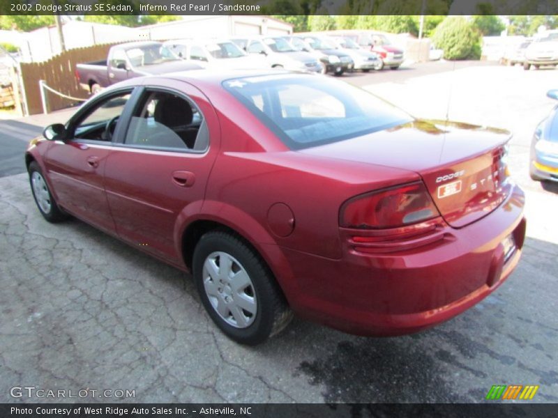 Inferno Red Pearl / Sandstone 2002 Dodge Stratus SE Sedan