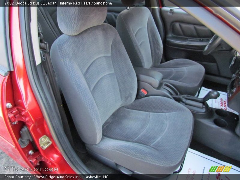 Inferno Red Pearl / Sandstone 2002 Dodge Stratus SE Sedan
