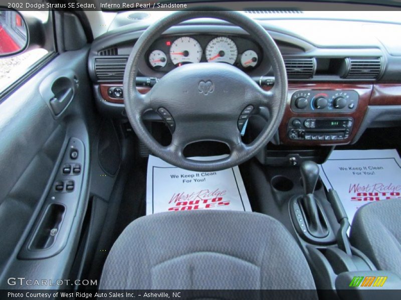 Dashboard of 2002 Stratus SE Sedan