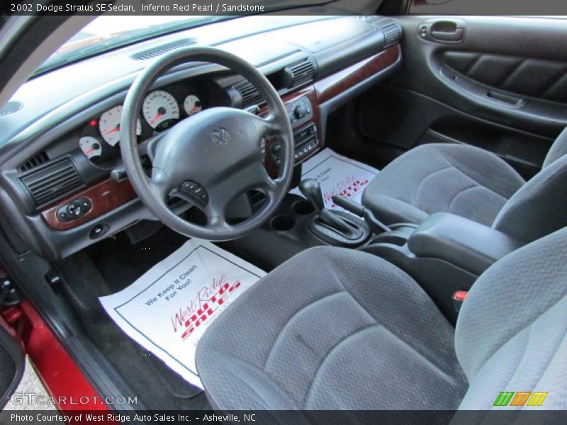 Sandstone Interior - 2002 Stratus SE Sedan 