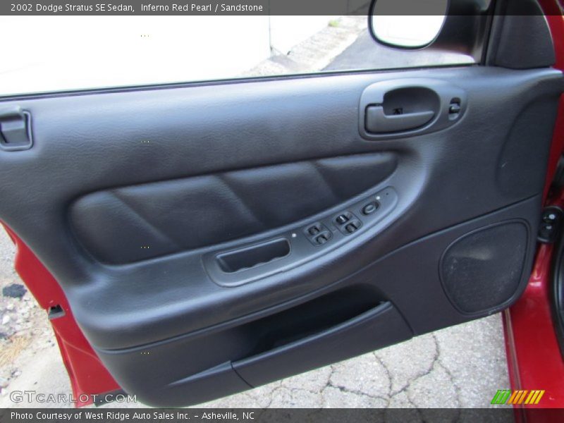Inferno Red Pearl / Sandstone 2002 Dodge Stratus SE Sedan