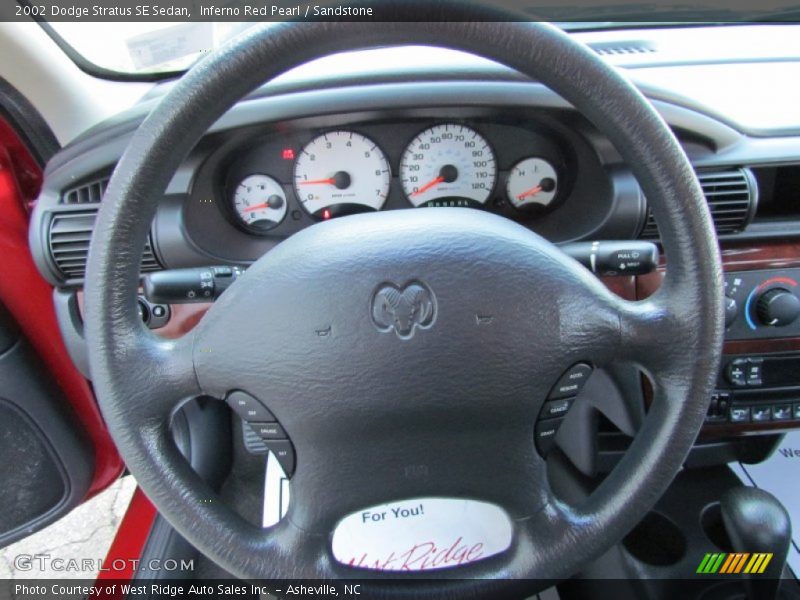 Inferno Red Pearl / Sandstone 2002 Dodge Stratus SE Sedan