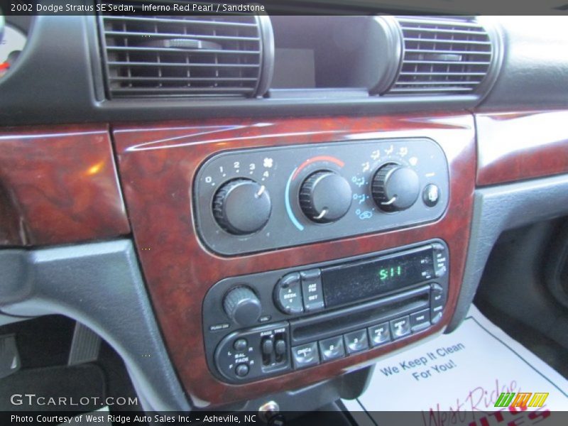 Controls of 2002 Stratus SE Sedan