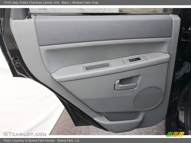 Black / Medium Slate Gray 2006 Jeep Grand Cherokee Laredo 4x4