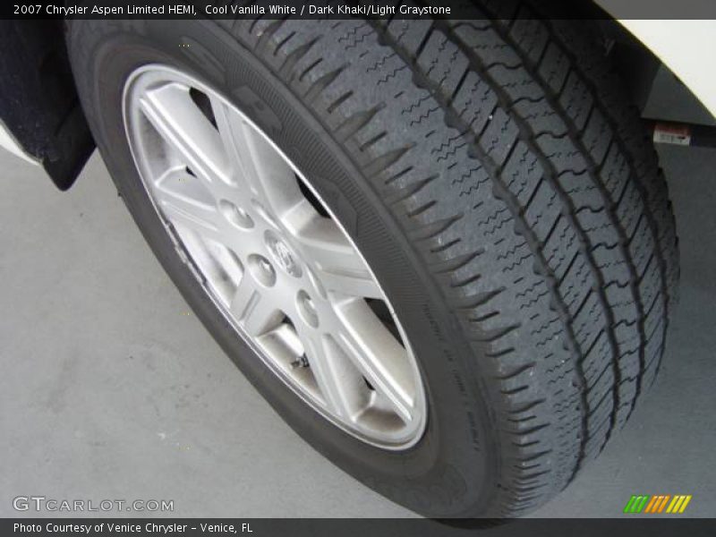 Cool Vanilla White / Dark Khaki/Light Graystone 2007 Chrysler Aspen Limited HEMI